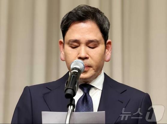 韓国スタバが異例の「午後3時一斉閉店」へ…歴史論争を巻き起こした“タンクデー騒動”の代償　写真枚　国際ニュース：AFPBB News