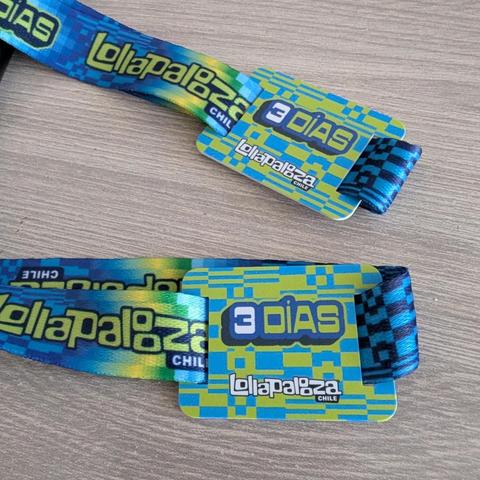 la imagen muestra 2 pulseras de pase 3 dias para Lollapalooza Chile 2026