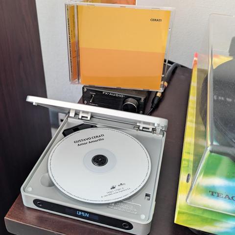 CD amor amarillo de Gustavo Cerati.