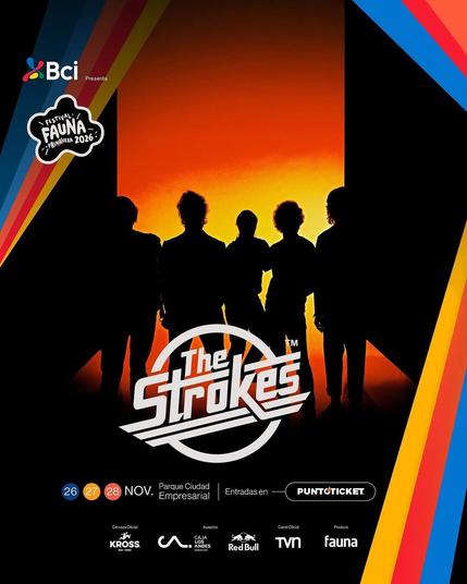Póster vertical oscuro del Festival Fauna Primavera 2026, anunciando a The Strokes. En el centro, cinco siluetas oscuras de hombres, que representan a la banda, se ven de espaldas o perfil parcial, destacándose contra un vibrante fondo degradado de naranja y rojo que simula un atardecer o una iluminación de escenario. El logo de la banda, "The Strokes", aparece en blanco y con contornos gruesos, superpuesto en el centro inferior, dentro de un círculo blanco incompleto.

En la parte superior izq…